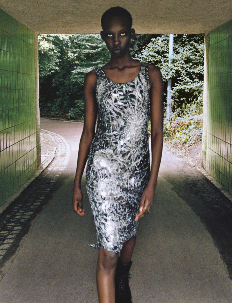 6.-an47_sp6_mcqueen_marievalognes_camillebidaultwaddington_08