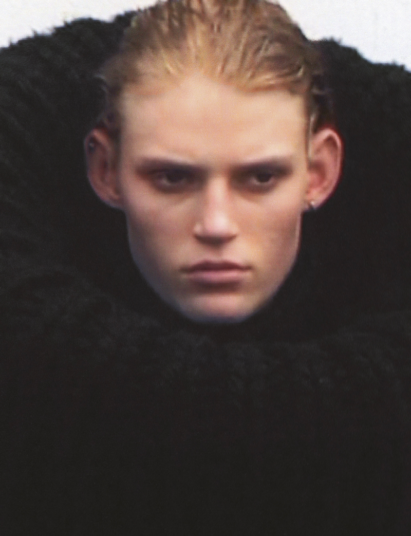 11.-an47_sp6_mcqueen_marievalognes_camillebidaultwaddington_02