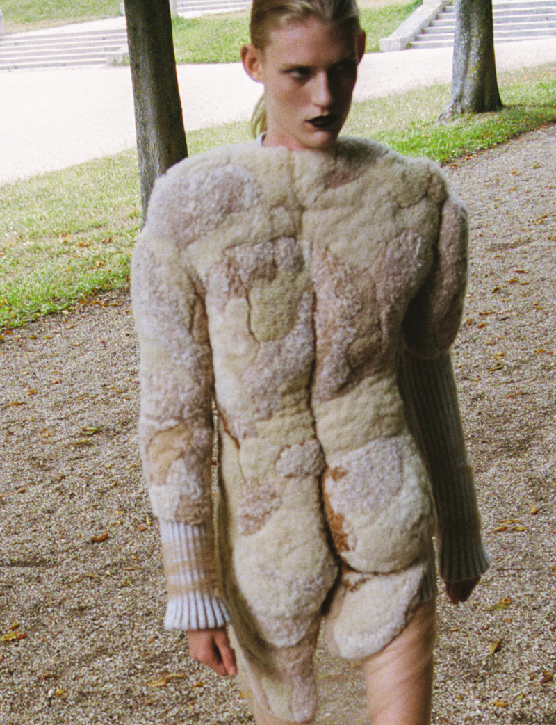 2.-an47_sp6_mcqueen_marievalognes_camillebidaultwaddington_04