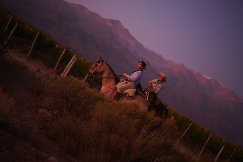 2001_chandon_argentine_04_workers_2936
