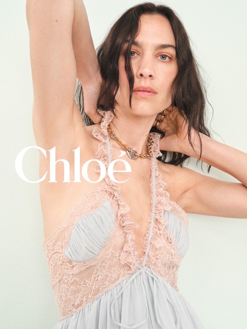 260701_chloe_spring27_lookbook_1080x1440_01_logo