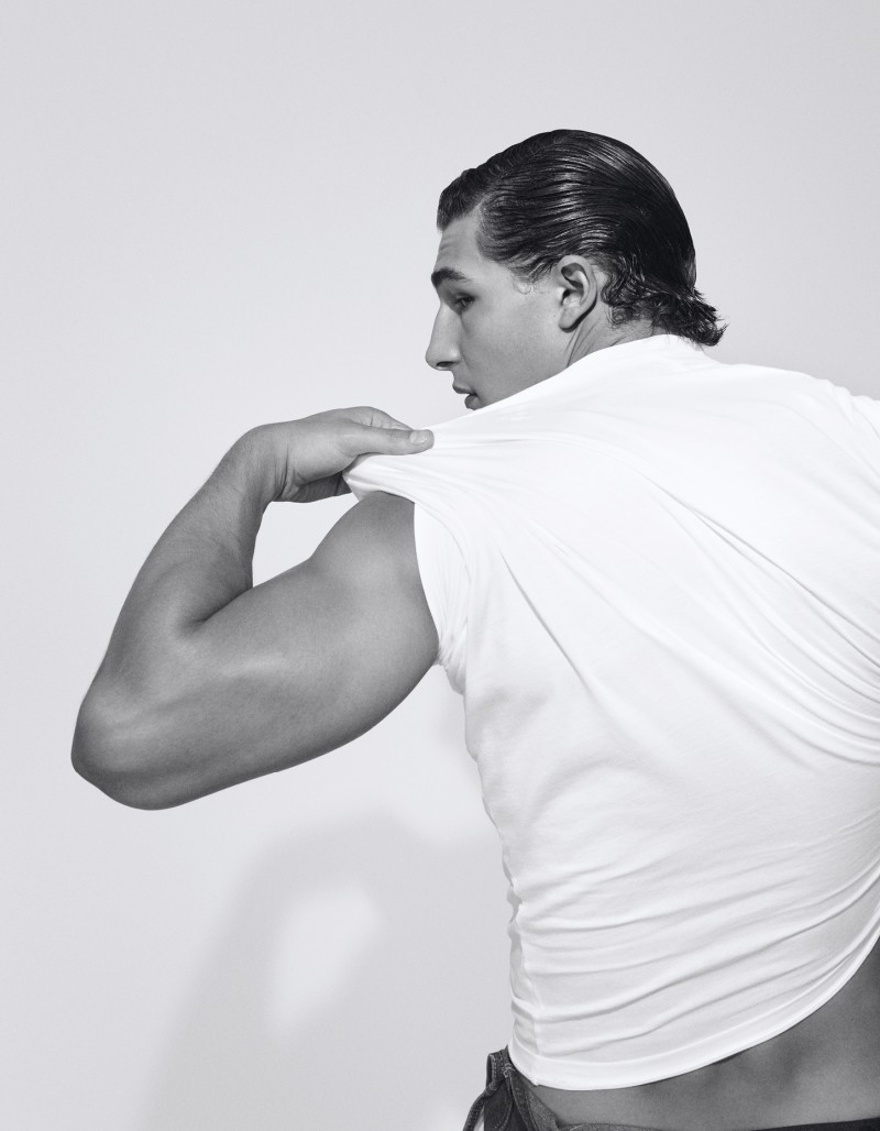 sixteen_volume_11_notext_p_11